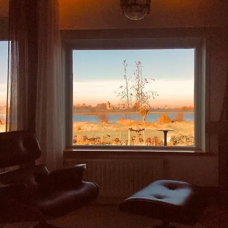 Vila Unique Place On The River Waal Heerewaarden